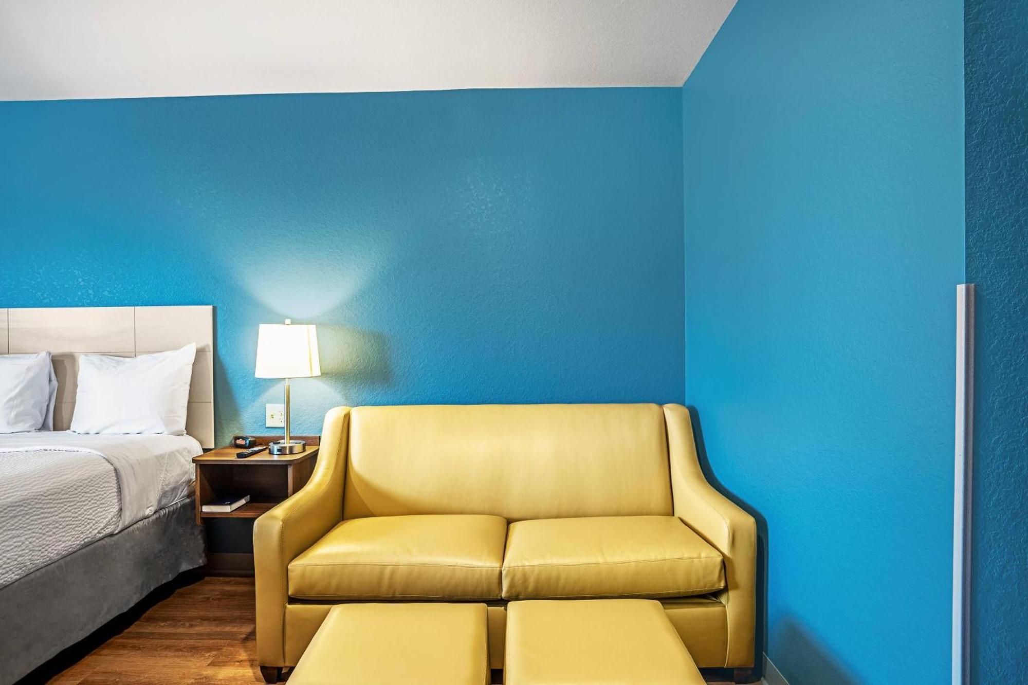 Woodspring Suites Naples Golden Gate 외부 사진