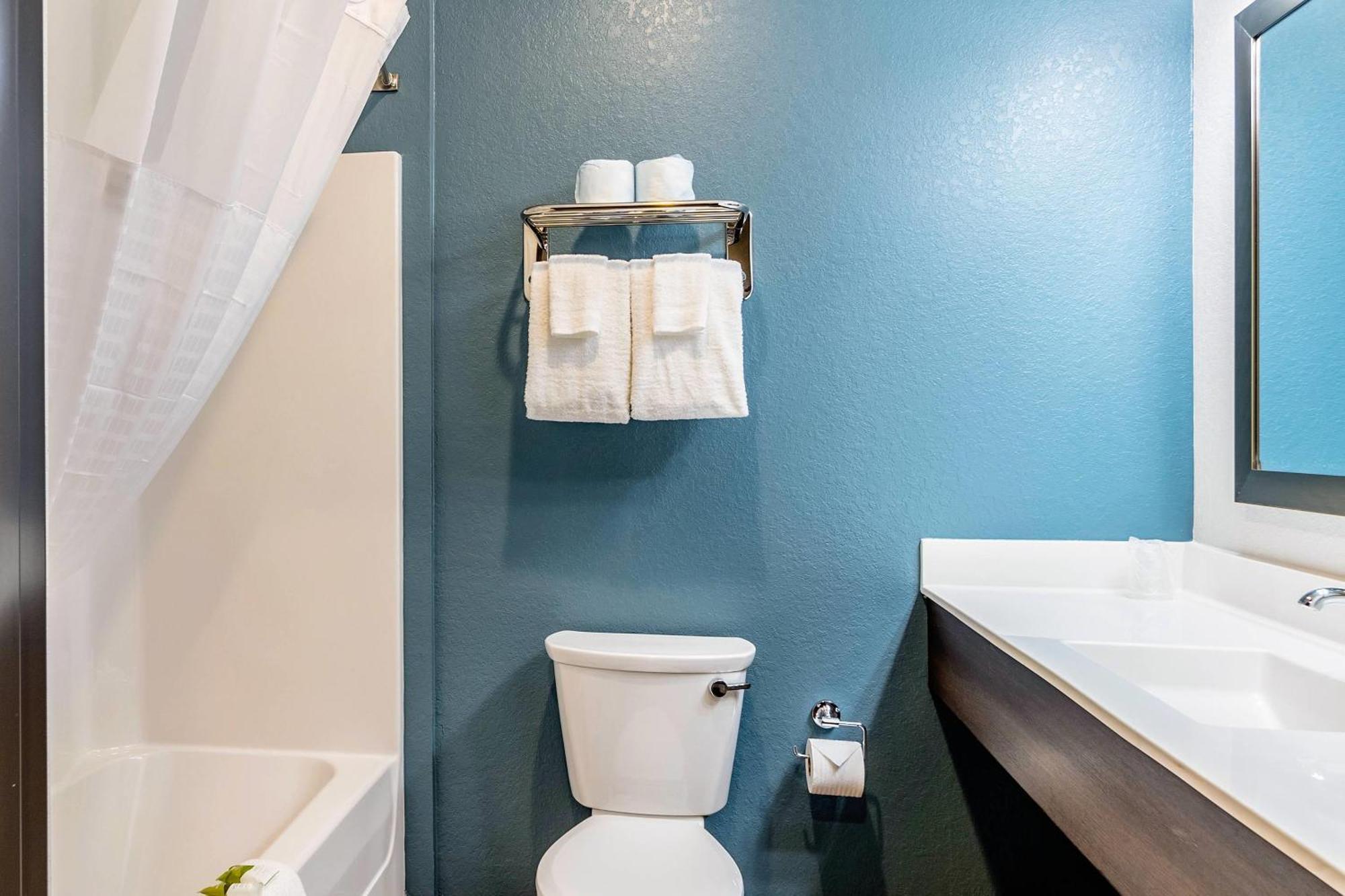 Woodspring Suites Naples Golden Gate 외부 사진