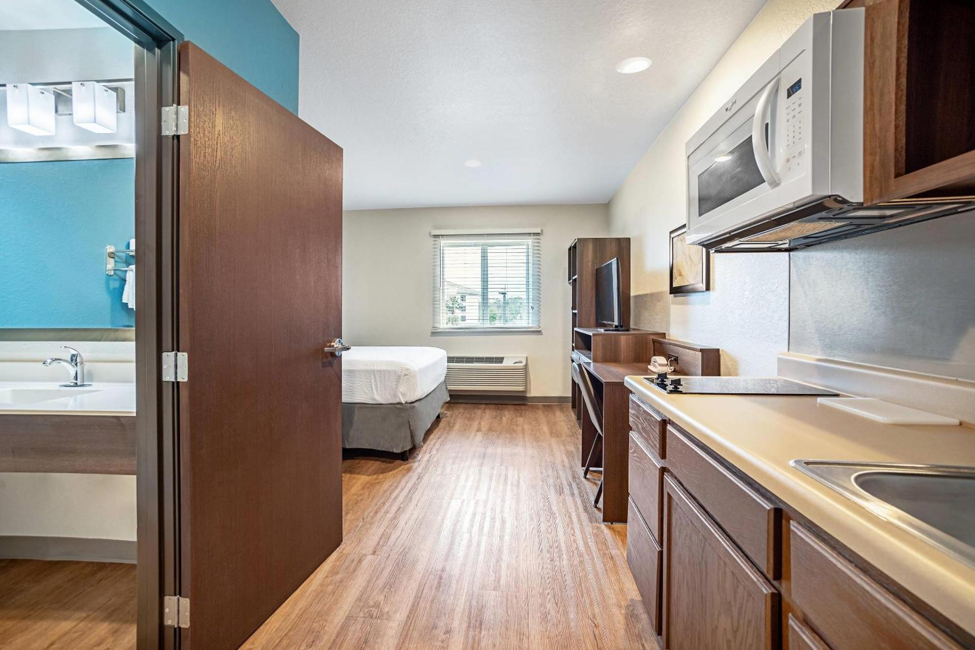Woodspring Suites Naples Golden Gate 외부 사진