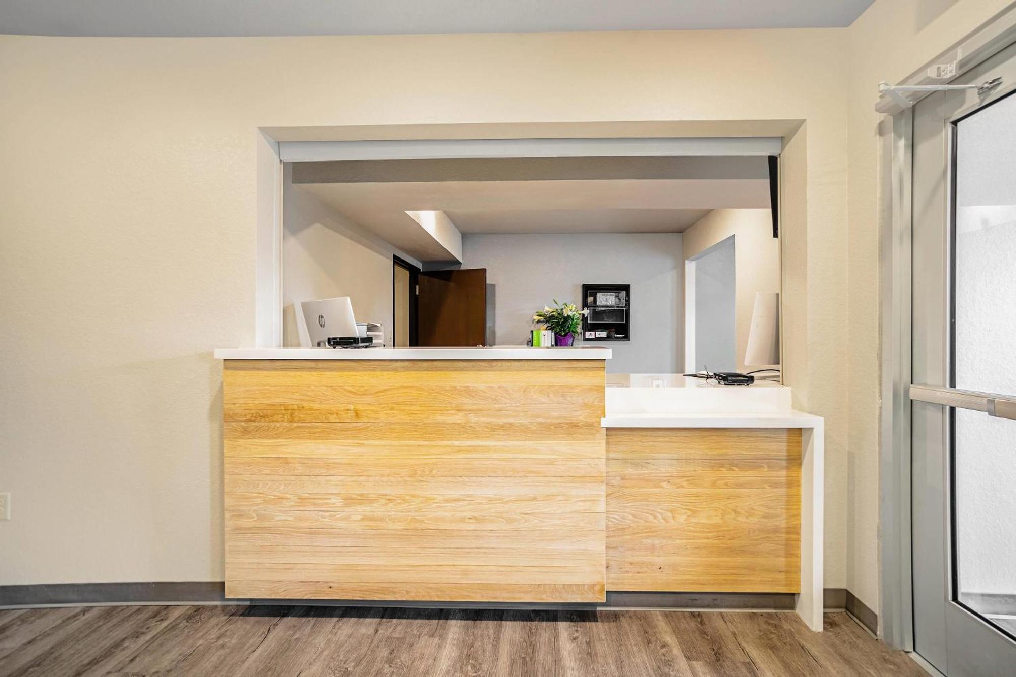 Woodspring Suites Naples Golden Gate 외부 사진