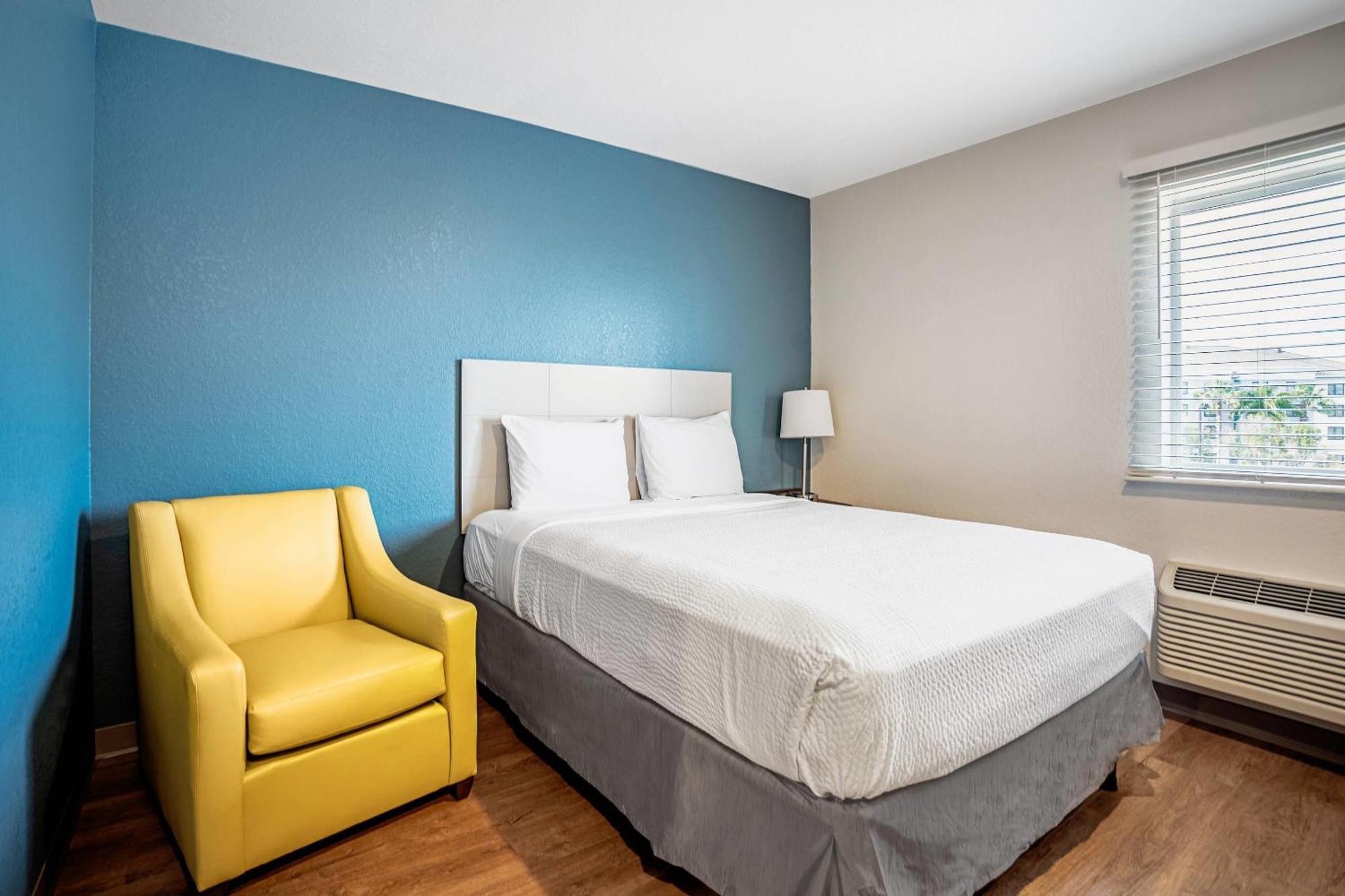 Woodspring Suites Naples Golden Gate 외부 사진